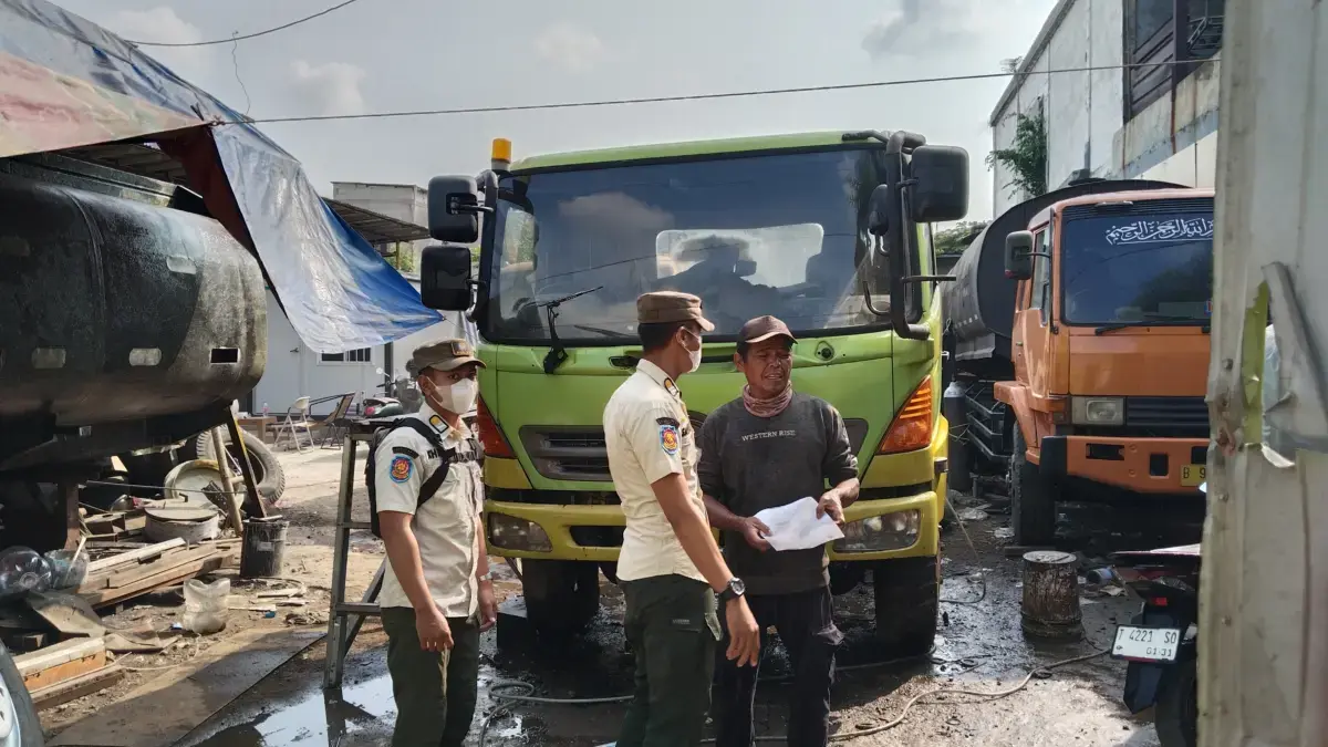 Penertiban Bangunan di Sekitar Gerbang Tol Karawang Timur Digelar Besok, Satpol PP Turunkan 82 Personel Penertiban Bangunan