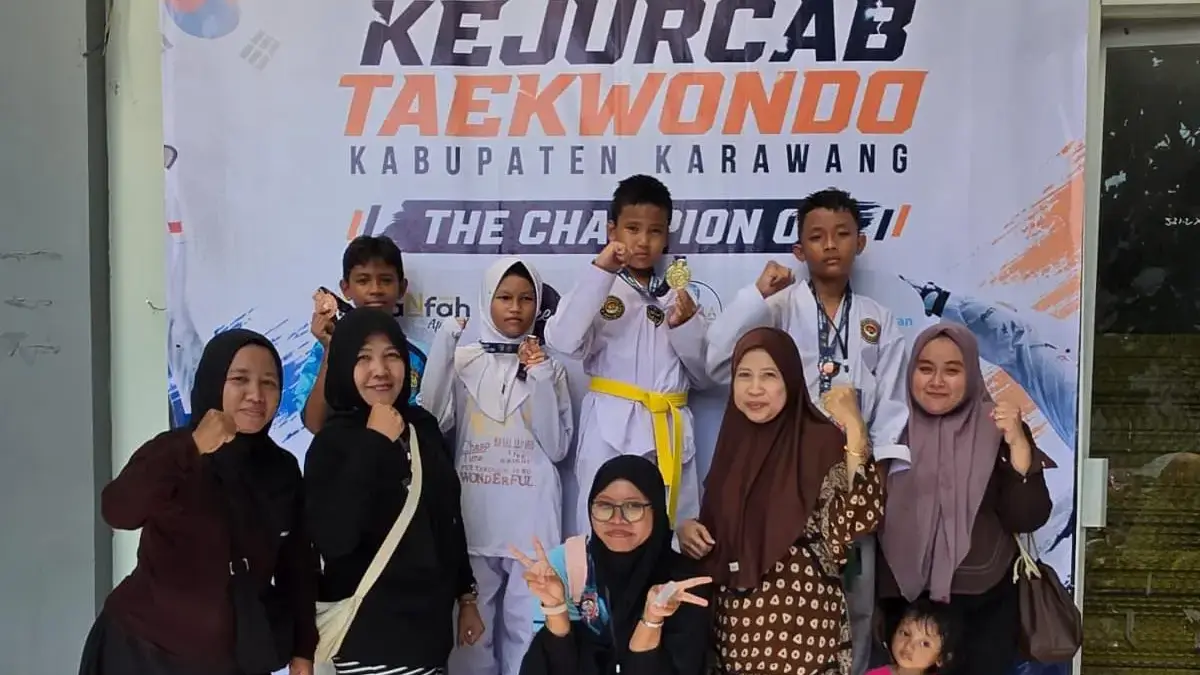 Keren, Siswa MI Al I’anah Raih Lima Medali Kejurcab Taekwondo Karawang 2026 Siswa MI Al I’anah berhasil meraih lima medali di Kejurcab Taekwondo Karawang.