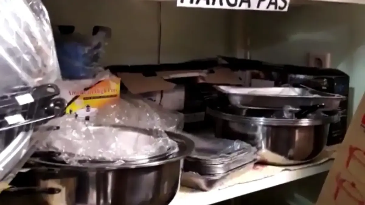 Barangnya Lengkap! Ini 14 Tempat Jual Perlengkapan Dapur Terlengkap di Jatimulya Tambun Selatan Aneka perlengkapan dapur seperti panci, wajan, pisau, rak dapur, hingga peralatan makan.