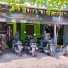 Shockbreaker depan sepeda motor perlu diperiksa secara berkala.