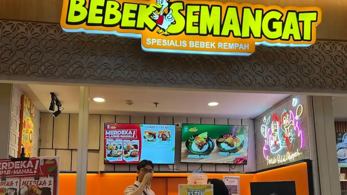 Gurih Meresap & Sambalnya Nampol! Kepoin Kelezatan Bebek Semangat di Lippo Mall Cikarang