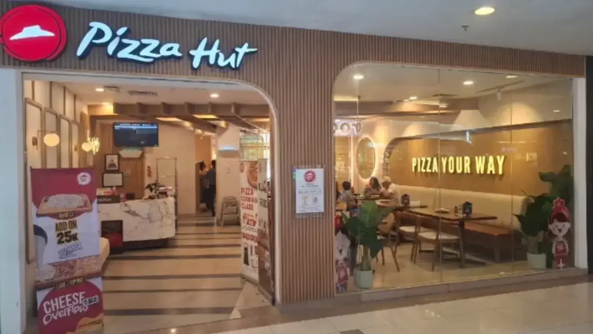 Surga Pizza Pinggiran Keju Lumer, Pasta Gurih & Momen Keluarga! Kepoin Pizza Hut di Lippo Mall Cikarang