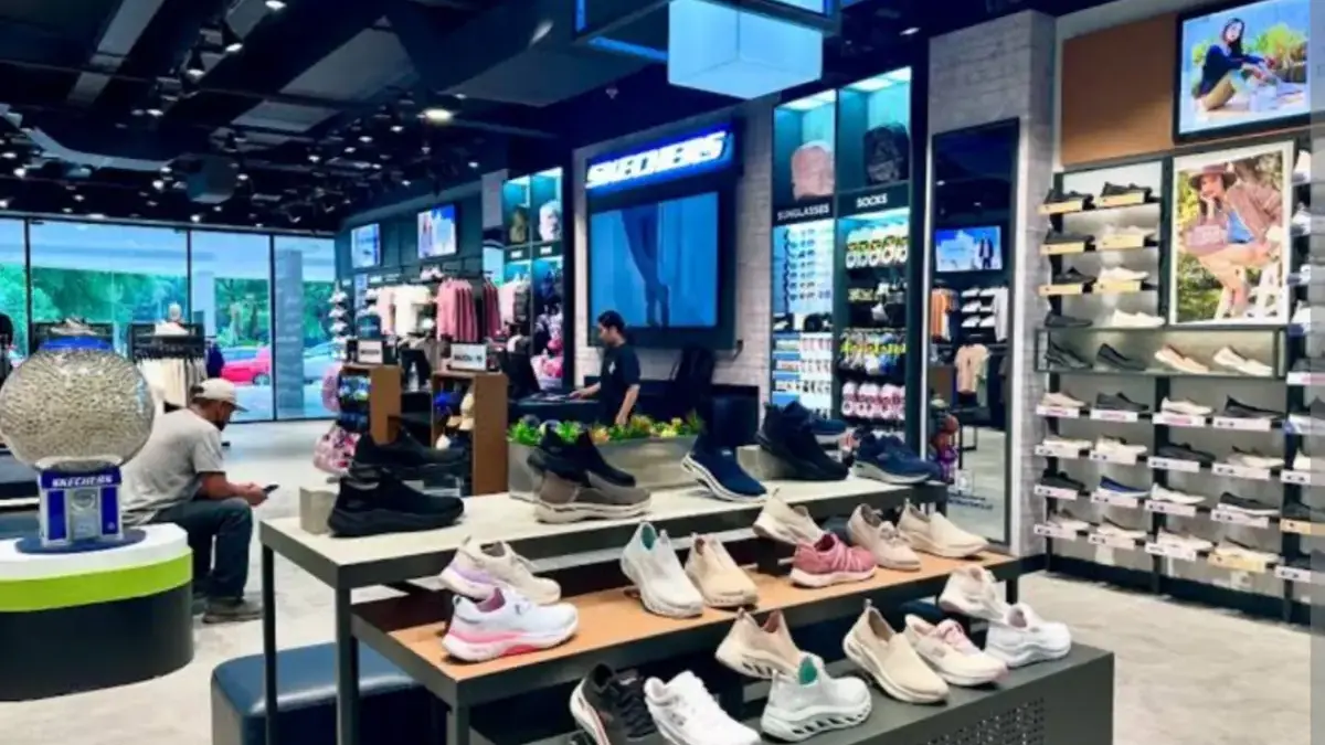 Kinerja Sepatu Ringan, Teknologi Memory Foam & Gaya Hidup Modis! Kepoin Skechers di Lippo Mall Cikarang