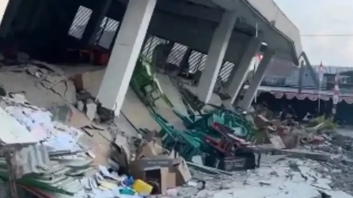 Gempa Berkekuatan M7,7 Guncang NTT, 14 Orang Meninggal Dunia dan Puluhan Bangunan Rusak Gempa M7,7 Guncang NTT