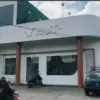 Suasana nongkrong outdoor di salah satu kafe kawasan Jatimulya dan Tambun Selatan.