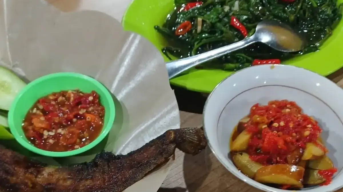 14 Rekomendasi Tempat Makan Sambal Dadak di Jatimulya Tambun Selatan dan Bekasi Timur, No 13 Ajib! Sambal dadak dengan lauk lele, nasi hangat dan kangkung