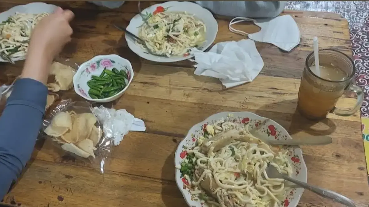 13 Tempat Beli Bakmi Godog di Jatimulya Tambun Selatan dan Bekasi Timur, No 12 Bikin Susah Berhenti Makan! Semangkuk bakmi godog dengan kuah gurih.