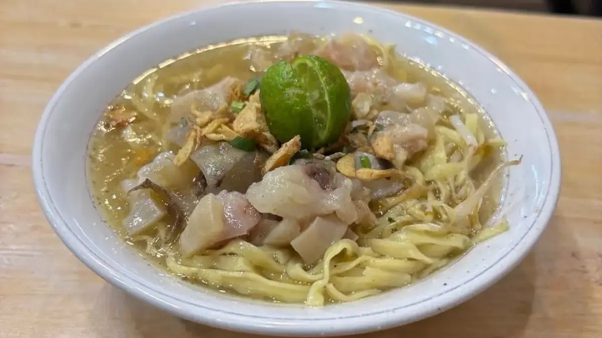 13 Tempat Beli Mie Kocok di Bekasi Timur dan Sekitarnya, No 12 Kuahnya Gurih dan Kikilnya Melimpah! Mie kocok dengan kuah kaldu gurih.