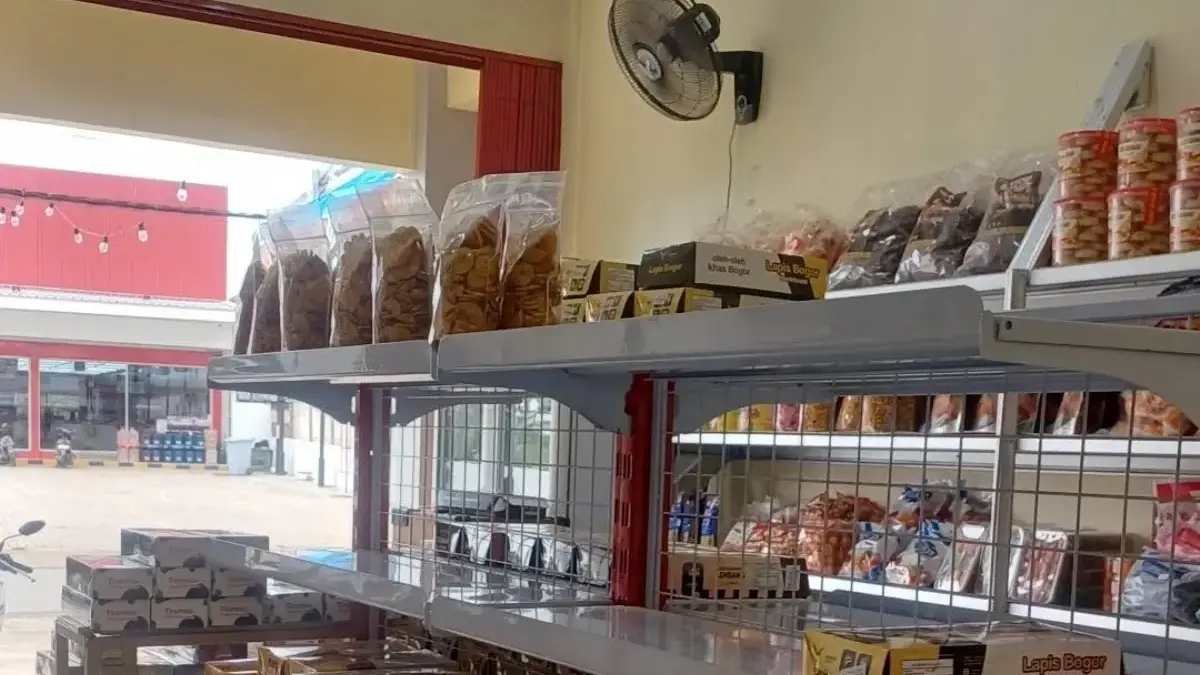 Bingung Bawa Buah Tangan? Ini Daftar 13 Tempat Beli Oleh-oleh di Cikarang untuk Dibawa Pulang yang Murmer Sejumlah toko kue dan pusat oleh-oleh di Cikarang.