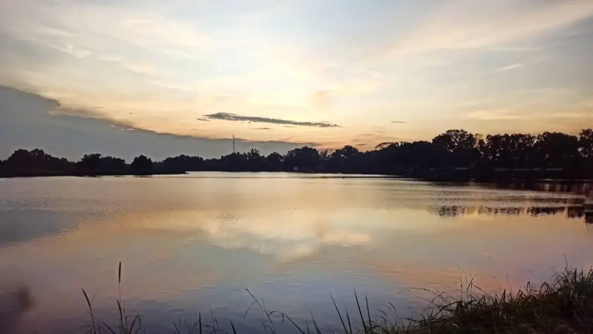 Rekomendasi 11 Tempat Melihat Sunset di Tambun Selatan, Tak Perlu Jauh-Jauh Cari Senja Cantik Situ Cibeureum di Lambangjaya, Tambun Selatan