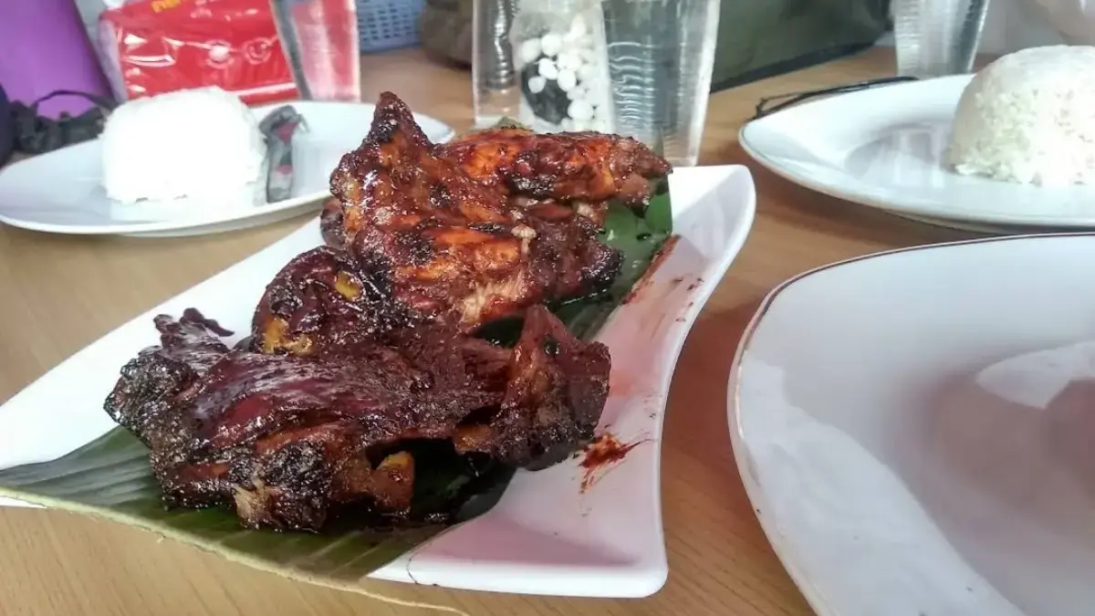 Iga bakar dan berbagai olahan iga sapi menjadi salah satu menu di Jatimulya Tambun Selatan.