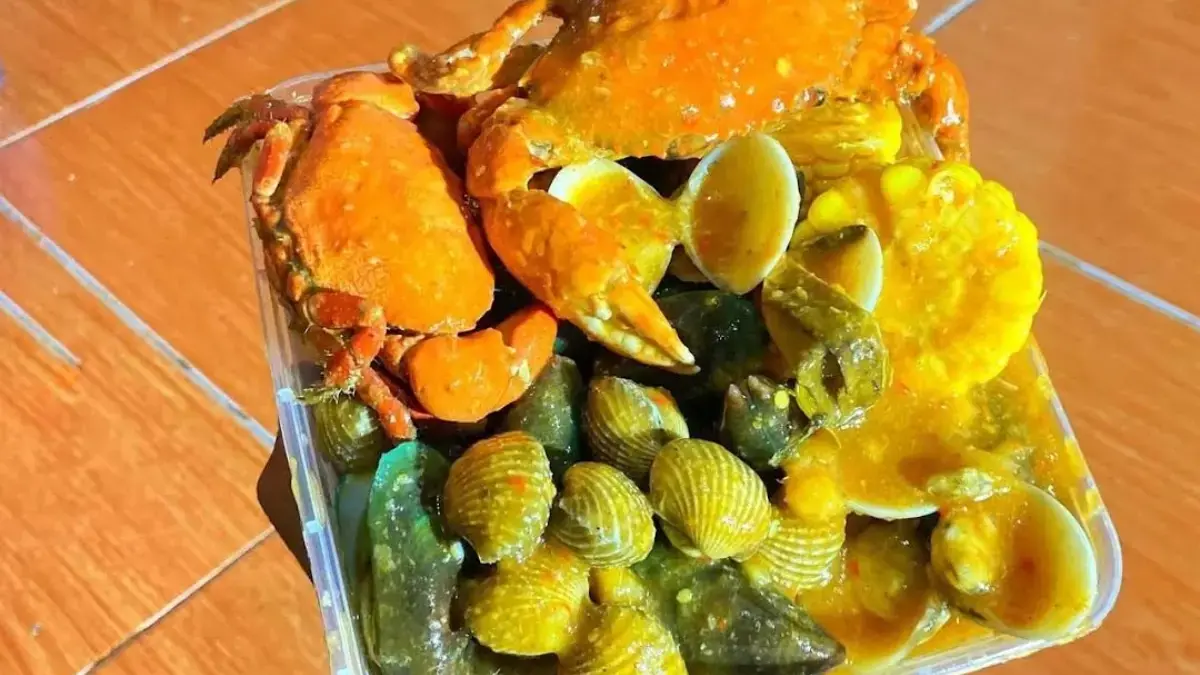 Sejumlah tempat makan seafood di Tambun Selatan.