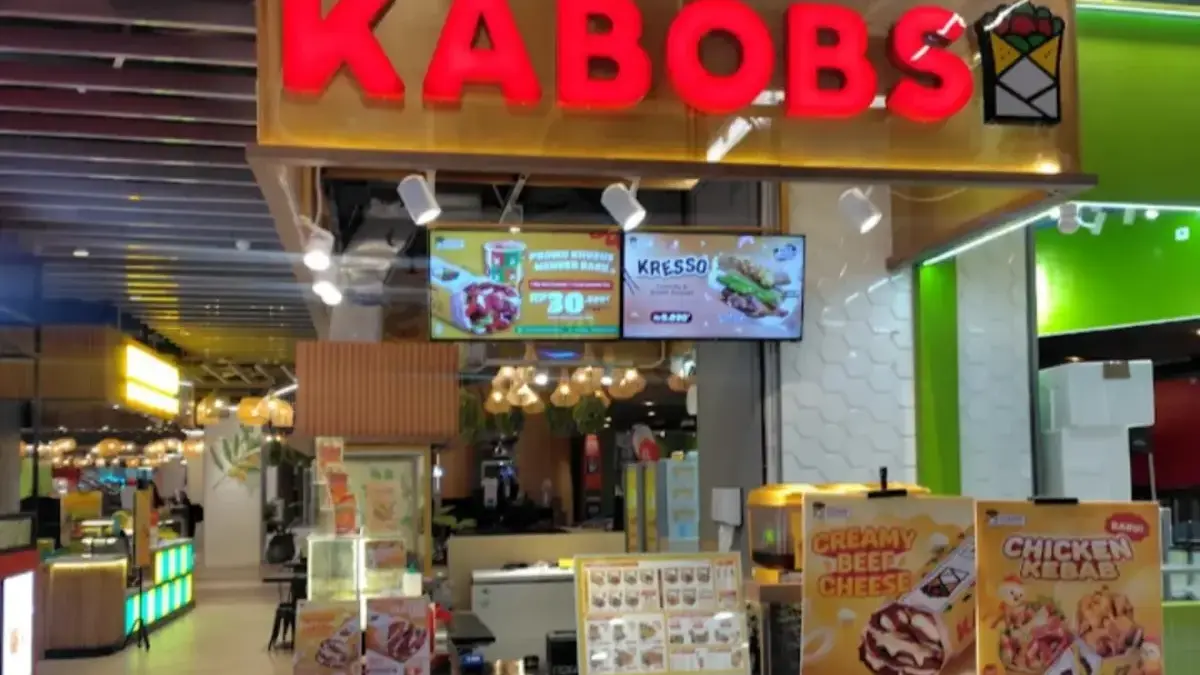 Kebab Daging Melimpah & Keju Lumer! Cicipi Nikmatnya Kabobs di Living World Grand Wisata Kebab Daging Melimpah & Keju Lumer! Cicipi Nikmatnya Kabobs di Living World Grand Wisata