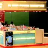 Dessert Klasik & Nostalgia Manis! Nikmati Eskrim Potong Singapore di Living World Grand Wisata