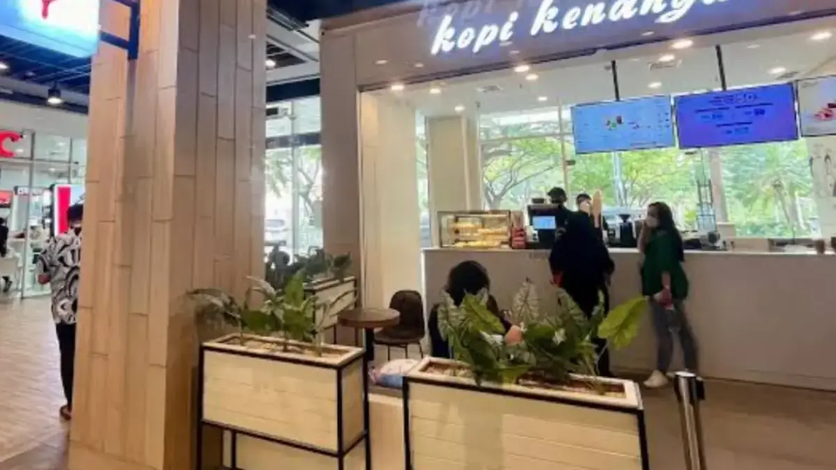 Kopi Kenangan Mantan Ikonis & Olahan Roti Manis! Tempat Ngopi di Kopi Kenangan Living World Grand Wisata