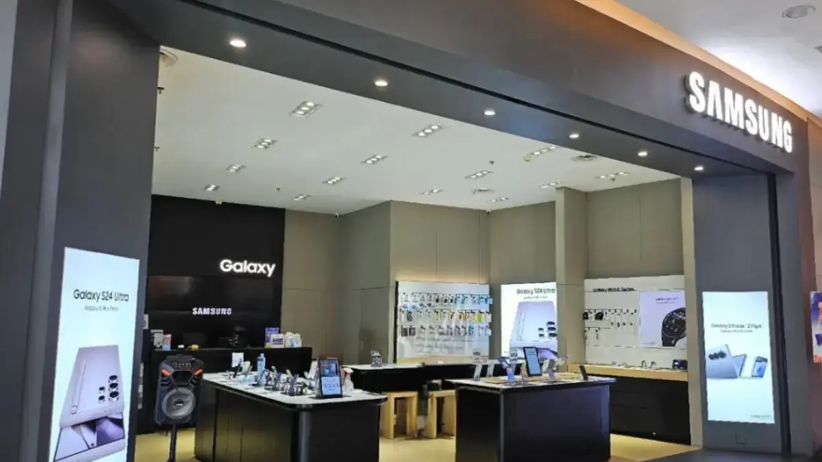 Smartphone Galaxy, Gadget Flagship & Teknologi Canggih! Cari di Samsung Store di Living World Grand Wisata