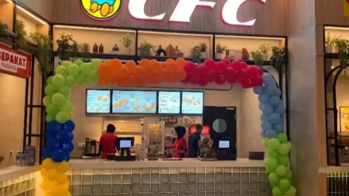 Ayam Goreng Renyah Khas Indonesia dan Paket Hemat Keluarga di CFC Living World Grand Wisata