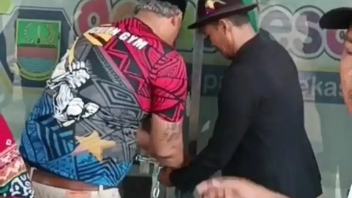 Jelang Pilkades Kabupaten Bekasi Mencekam!, Sekelompok Warga Gembok Kantor Dinas Desa DPMD Gembok dpmd