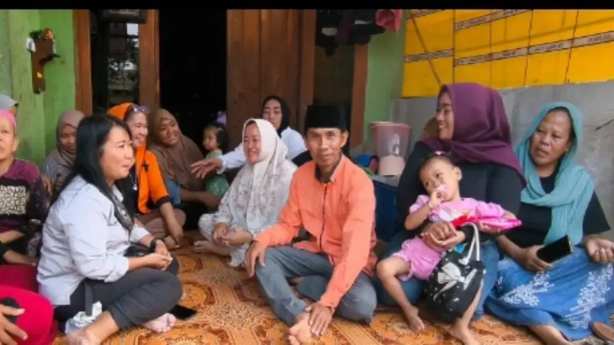 Kisah Surya Sang Pemilah Sampah di Cikarang yang Menjadi Kades setelah Tumbangkan Petahana Pilkades