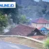 Kampung Neglasari di Desa Darmaga, Kecamatan Cisalak, yang menghadirkan pemandangan bak “negeri di atas awan”