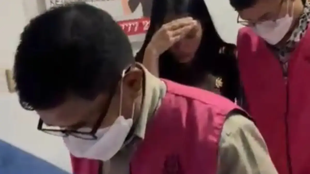 Kasus Korupsi KPR PT BAS, Kejari Karawang Tahan 2 Orang Pejabat Bank di Karawang Kredit Pemilikan Rumah (KPR) Bank Himbara Kantor Cabang Karawang pada PT Bumi Arta Sedayu (BAS)