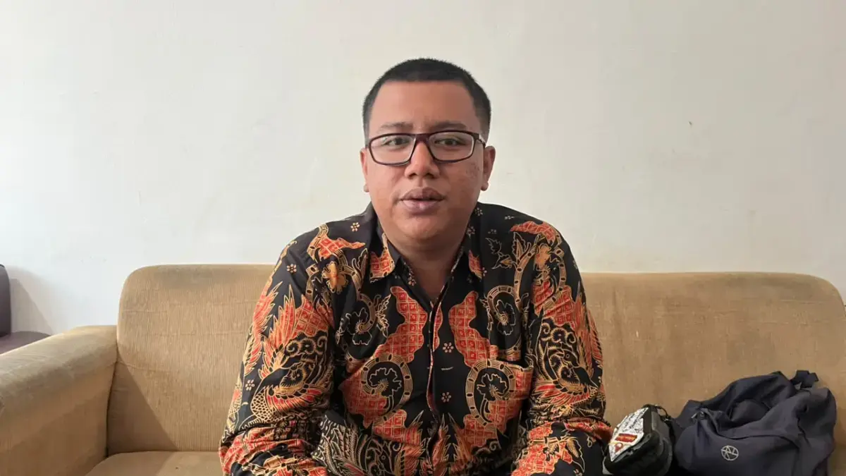 KM Virgo Transport 8 Hilang Kontak, Keluarga di Karawang Berharap Chief Officer Zaenal Walad Husen Selamat Keluarga di Karawang Berharap Chief Officer Zaenal Walad Husen Selamat.