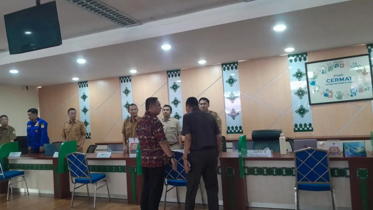 Ada Sidak Mendadak di Pemkab Bekasi, Plt Bupati Asep Surya Atmaja Pastikan ASN Tetap Disiplin Plt Bupati Bekasi, Asep Surya ATmaja Sidak ASN