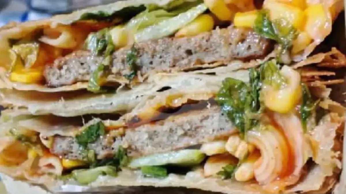 Jajanan Viral dan Harganya Murah di Karawang: Lumpia Beef dengan Topping Saus Beragam Lumpia Beef