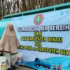 Sumbangan Air Bersih dari PGRI Kabupaten Bekasi