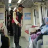 Petugas Keamanan LRT Jabodebek