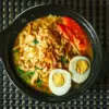 Seblak rumahan dengan kuah pedas dan gurih