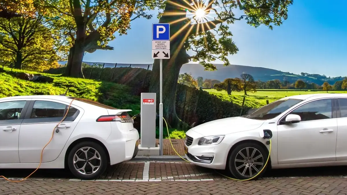 Mobil hybrid dengan kabin luas semakin menarik untuk perjalanan akhir pekan
