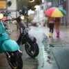 Motor listrik dan skutik bermesin bensin sama-sama mengandalkan respons tenaga