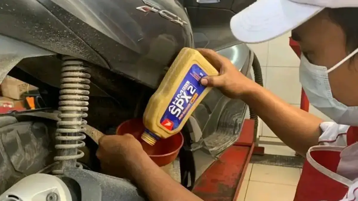 Daftar 13 Penyebab Motor Matic Mengeluarkan Suara Berisik dan Cara Mengeceknya, Jangan Asal Ganti Part! motor matic tiba-tiba berisik? jangan langsung panik.