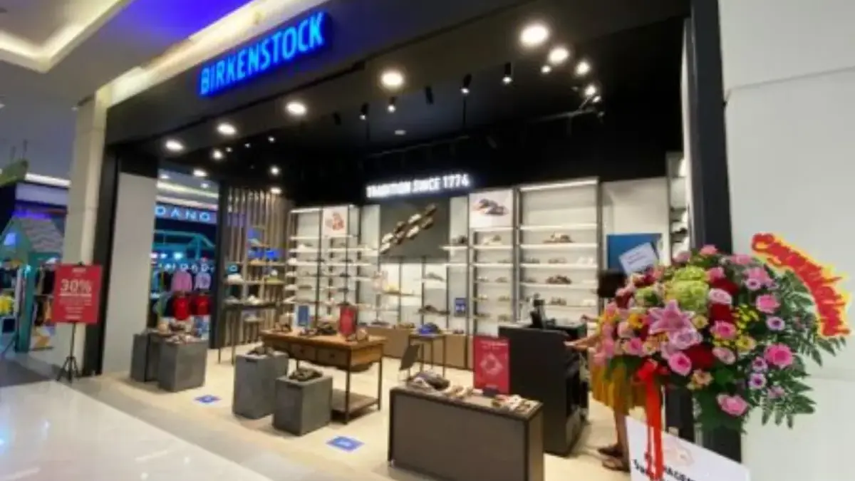 Ikonik untuk Setiap Langkah, Birkenstock di Summarecon Mall Bekasi Punya Koleksi Sandal Ergonomis Terbaik! Ikonik untuk Setiap Langkah, Birkenstock di Summarecon Mall Bekasi Punya Koleksi Sandal Ergonomis Terbaik!