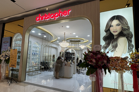 Perawatan Rambut Profesional dan Modern, Christopher Salon di Summarecon Mall Bekasi Paling Terpercaya!