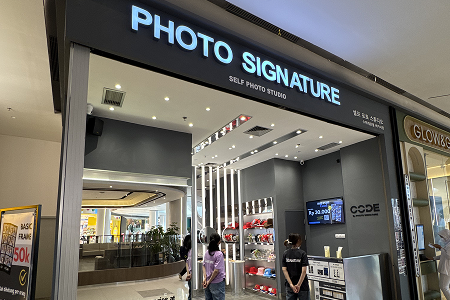 Photobooth Kekinian dengan Frame Estetik dan Aksesoris Unik di Code by Photo Signature Summarecon Mall Bekasi!