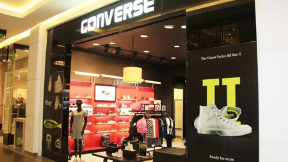 Sneakers Ikonik dan Streetwear Timeless, Converse di Summarecon Mall Bekasi Punya Koleksi Autentik!