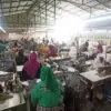 Sejumlah tempat jahit di Tambun Utara, Kabupaten Bekasi.