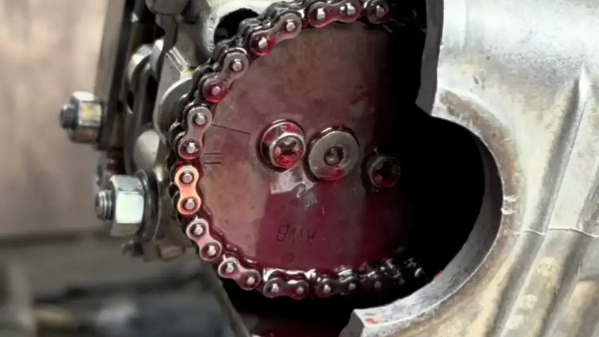 Memilih oli motor tidak cukup hanya berdasarkan merek dan harga.
