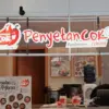Pedas Sambal Khas Nusantara dan Aneka Lauk di Penyetan Cok Living World Grand Wisata