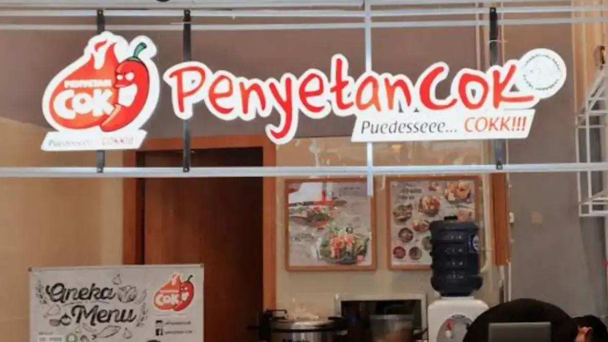Pedas Sambal Khas Nusantara dan Aneka Lauk di Penyetan Cok Living World Grand Wisata