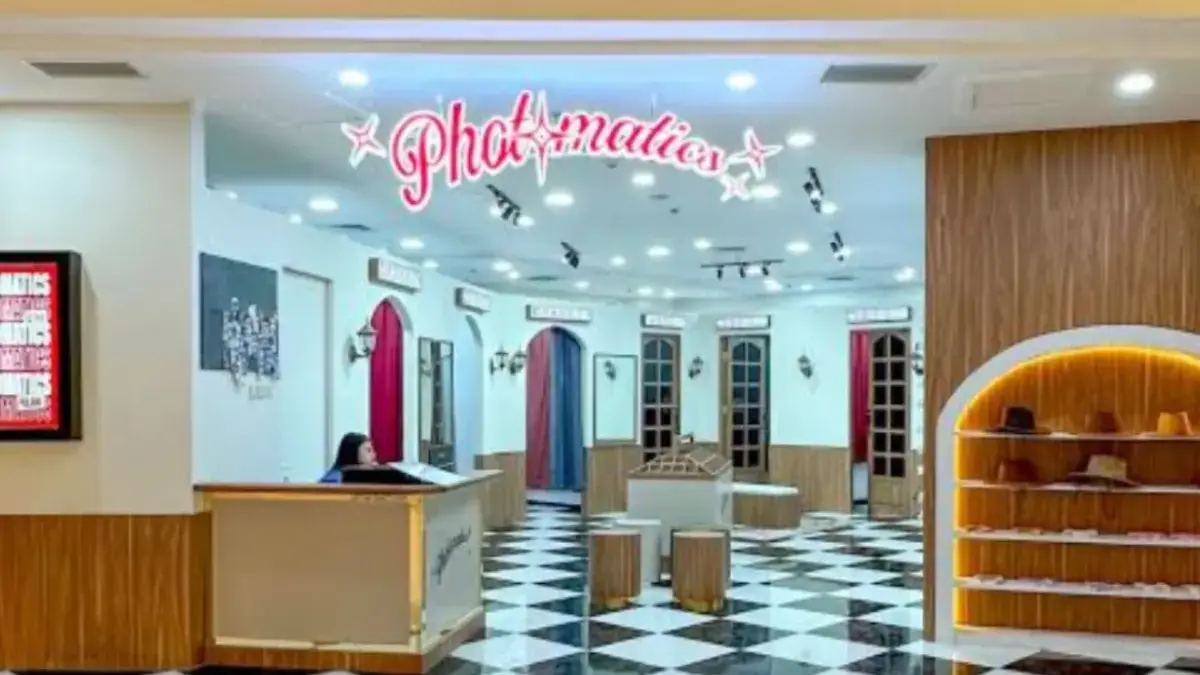 Self Photo Studio di Photomatics Living World Grand Wisata, Bikin Momen Bareng Teman dan Pasanganmu!