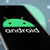 Pengguna ponsel Android dapat menghemat baterai dengan menyesuaikan kecerahan layar.